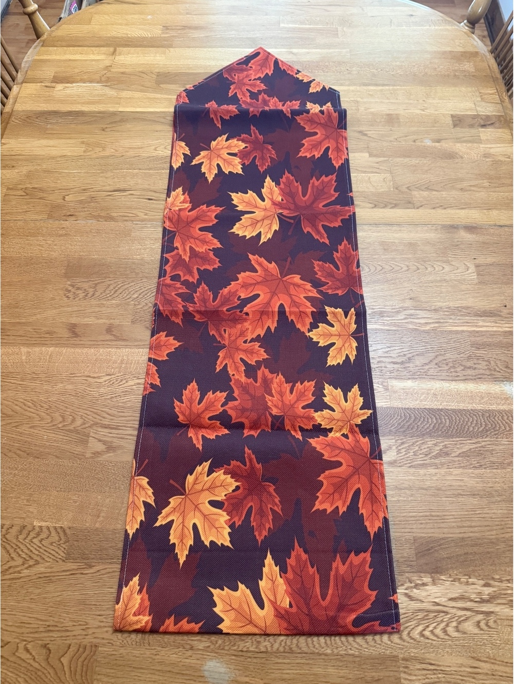 ART-SHOWING Autumn Maple Leaf Table Runner